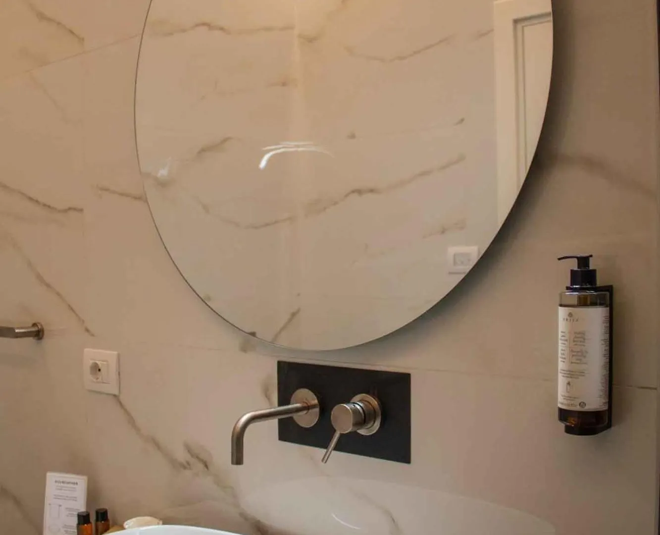 Mari Luxury Rooms And Suites Bari