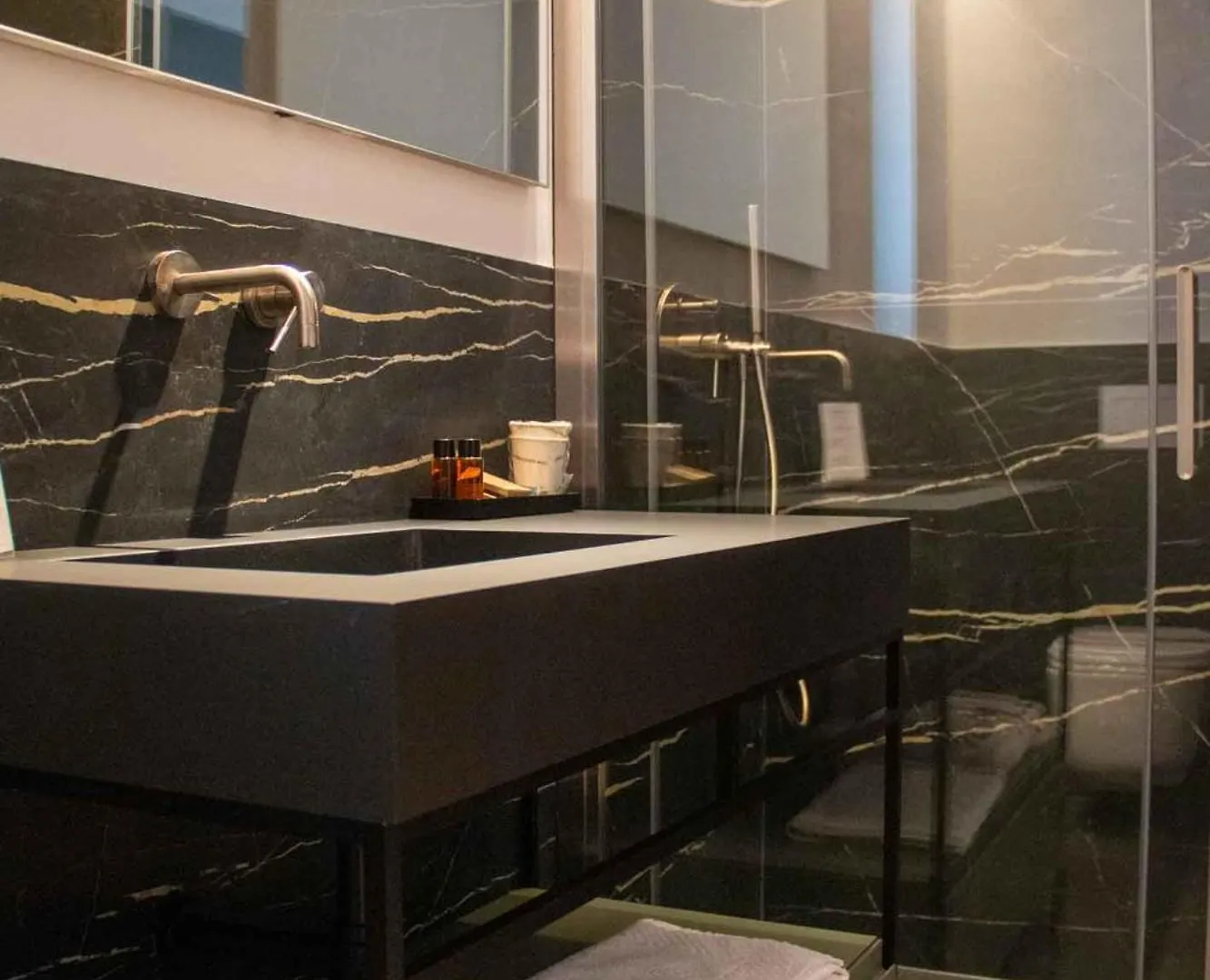 Mari Luxury Rooms And Suites Bari